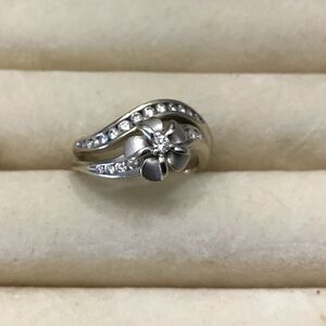Na Hoku White Gold Plumeria Diamond Swirl Ring Set
